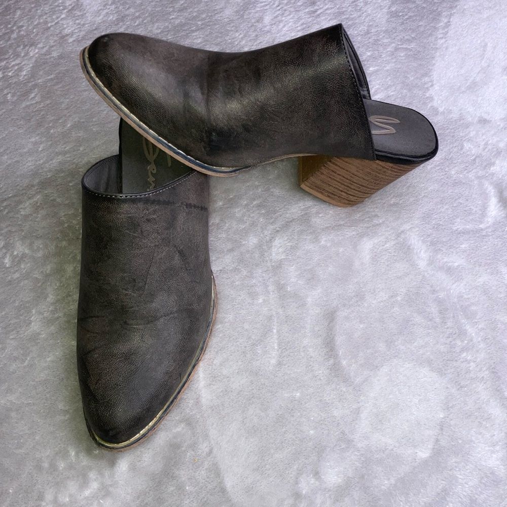 Seven7 Dandy Mule Sandals Slipon Block Heel Gray Western Clog Slide